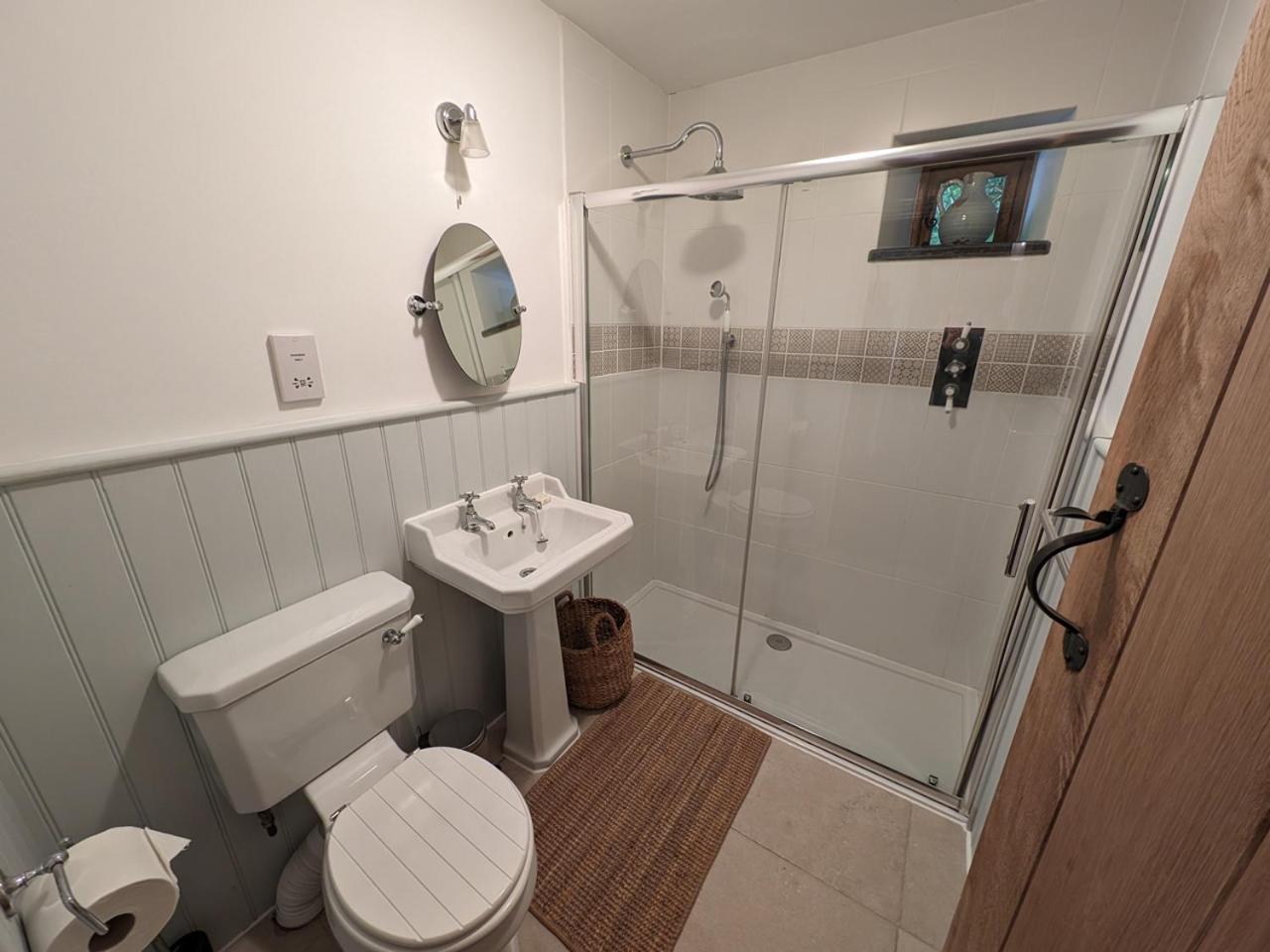 Raleigh - Thatched One Bedroom