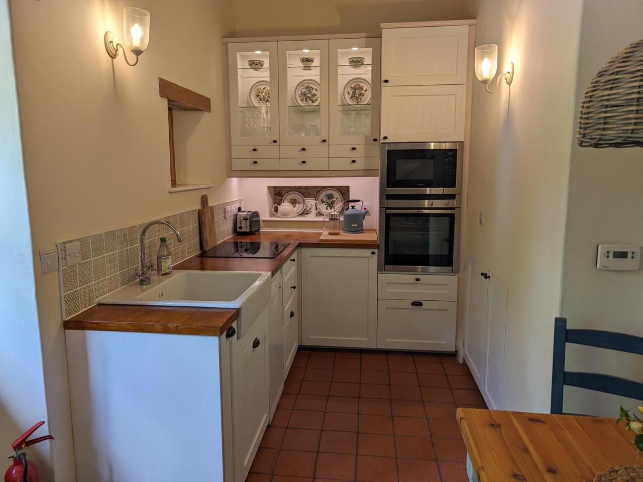 Raleigh - Thatched One Bedroom