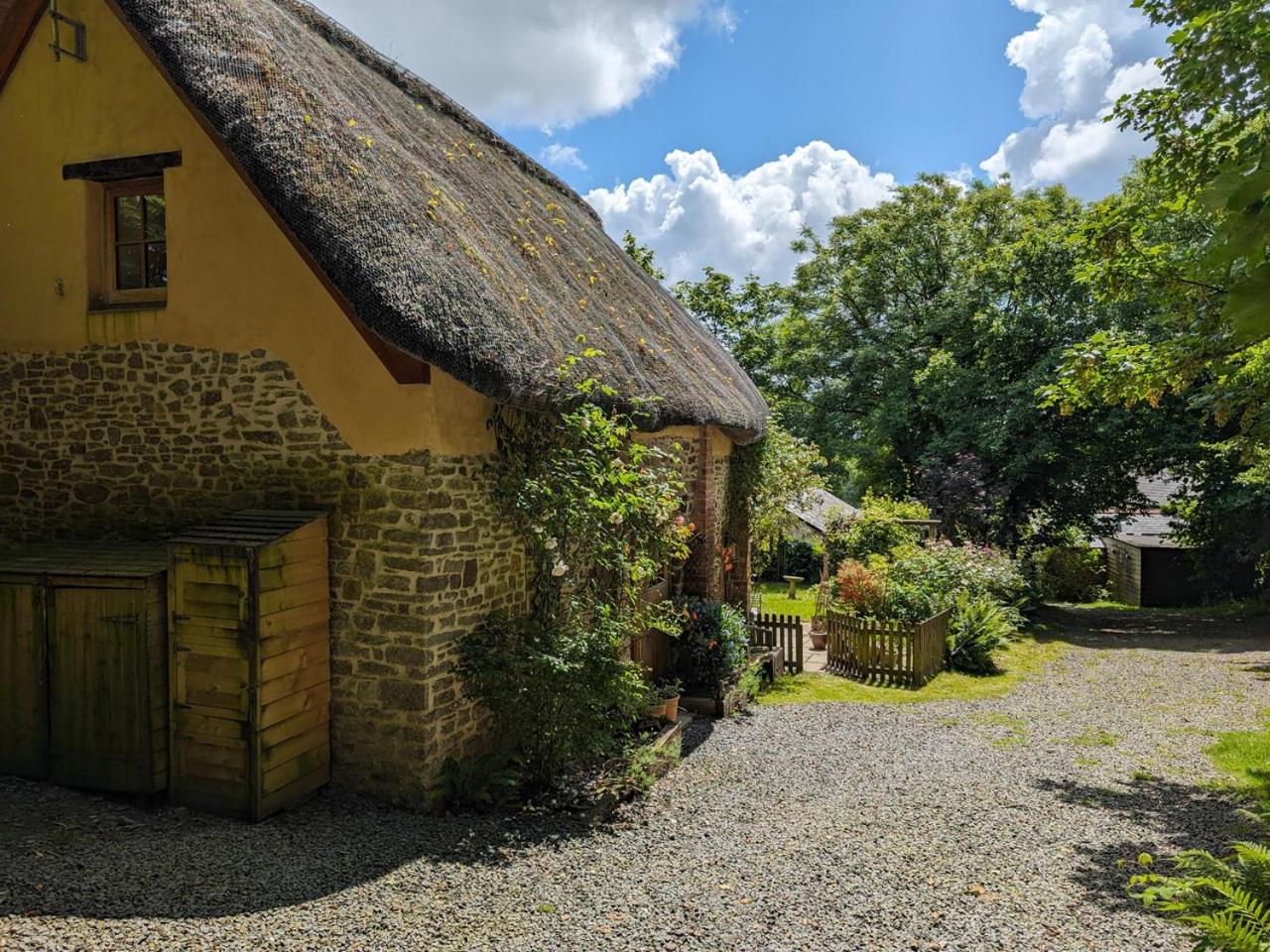 Holiday home Raleigh - Thatched One Bedroom