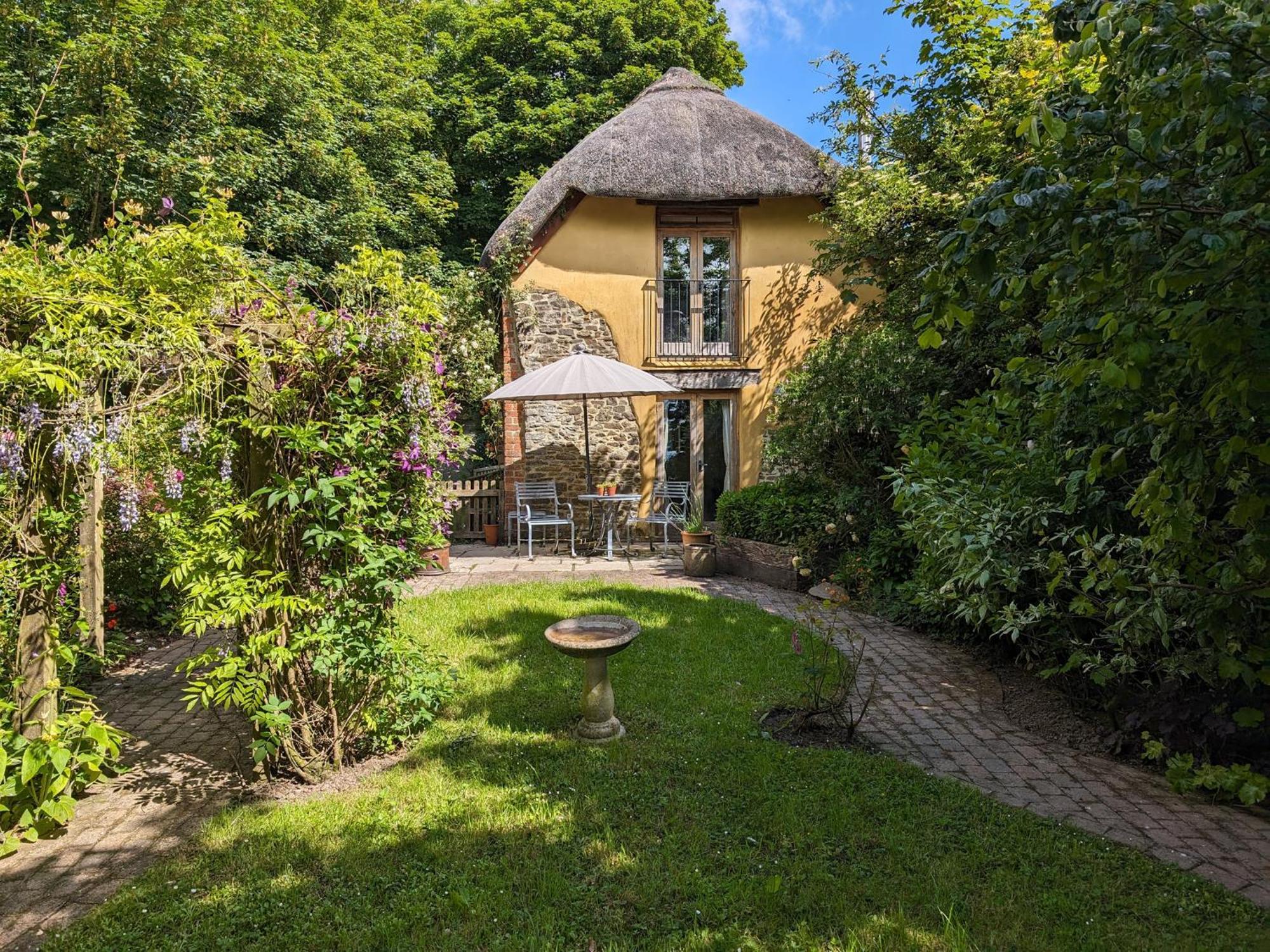 Holiday home Raleigh - Thatched One Bedroom *